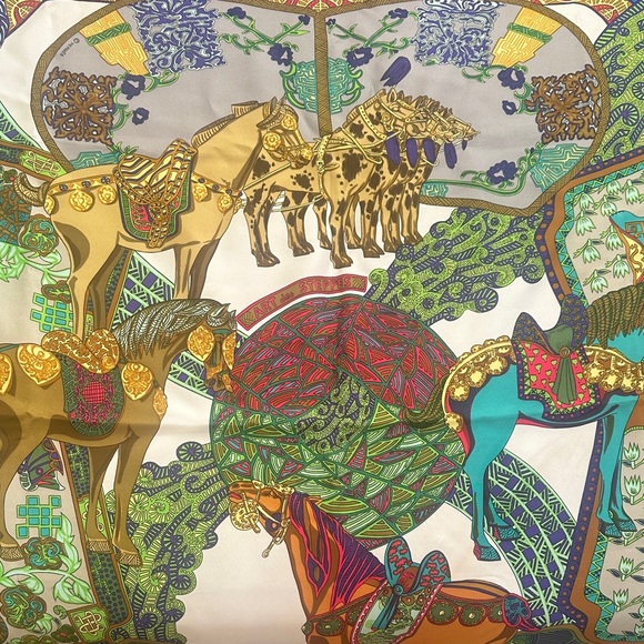 Hermes authentic 100% silk Carre 90 Paris Art des Steppes scarf - Picture 3 of 13